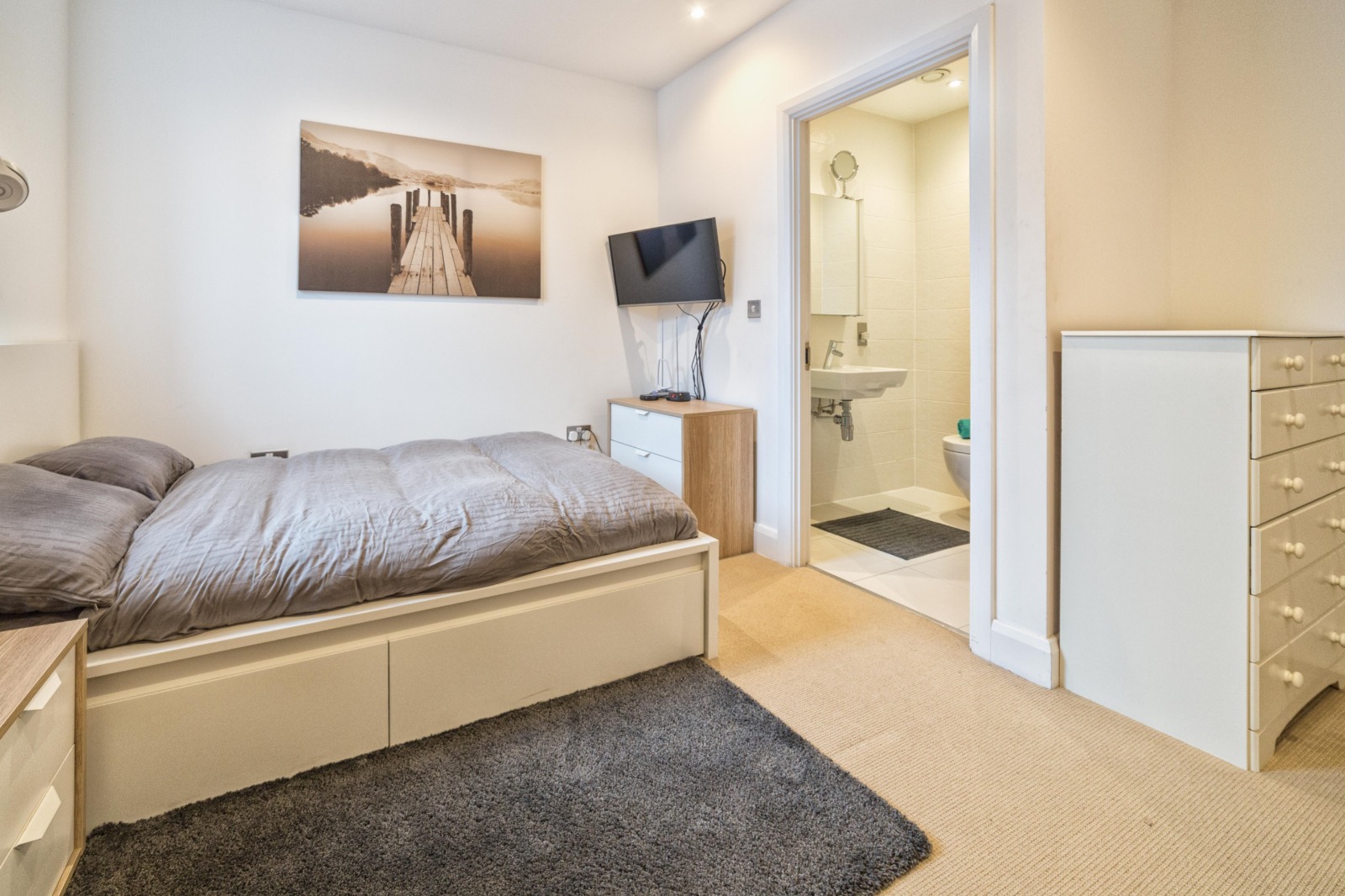 Flat in Devons Road